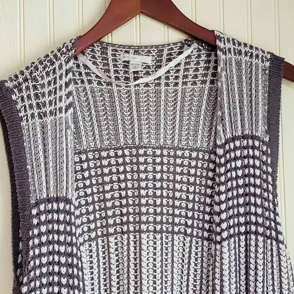 EST. 1946 Sweater Vest Womens 18/20W Gray Striped Open Knit Fringe Longline